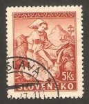 Stamps Europe - Slovakia -  mujer llenado cántaro con agua