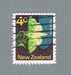 Stamps New Zealand -  Insecto en flor