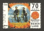 Sellos de Europa - Holanda -  una pareja en bicicleta