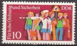 Stamps : Europe : Germany :  Alemania DDR 1975 Scott 1678 Sello Nuevo Policia de Trafico Niños Cruzando 10pf Allemagne Duitsland