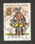 Stamps Angola -  uniformes militares, soldado de infantería