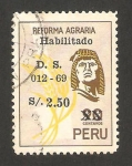 Stamps Peru -  reforma agraria, espiga e indígena