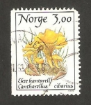 Sellos de Europa - Noruega -  champiñon, cantharellus cibarius