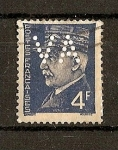 Stamps Europe - France -  Petain Perforado
