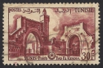 Stamps : Africa : Tunisia :  Puerta de Bab-El-Khadra