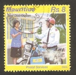 Sellos de Africa - Mauricio -  distribución del correo en moto 