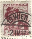 Stamps Austria -  AUSTRIA 1934-36 (M577) Traje tipico austriaco - Cazador con el Grimming Steiermark 30g