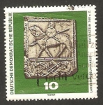Stamps : Europe : Germany :  museo de prehistoria en halle-saale, un caballero en piedra 