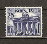 Stamps Europe - Germany -  Gran Prix de Hipica en Berlin ( Puerta de Brandenburgo)