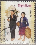Stamps : Asia : Vietnam :  VIETNAM 2005 Scott 3268 h Sello Trajes Tradicionales y Casa de Grupos Etnicos Chut 54-8 usado 