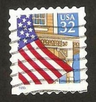 Sellos de America - Estados Unidos -  bandera en porche