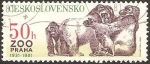 Stamps Czechoslovakia -  gorilas del zoo de praga