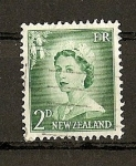 Stamps Oceania - New Zealand -  Isabel II / Modificado.