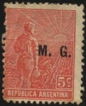 Stamps America - Argentina -  Sellos Ministeriales de la República Argentina. Labrador surcando la tierra con arado de mano. Sobre