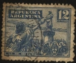 Stamps America - Argentina -  Conmemoración del Dia de la Raza 12 de octubre de 1929. Monumento a Cristóbal Colón construido en má