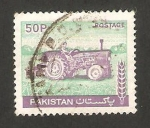 Stamps : Asia : Pakistan :  un tractor en el campo