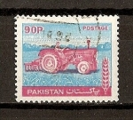 Stamps Pakistan -  Serie Basica./ Tractor.