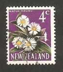 Sellos de Oceania - Nueva Zelanda -  flor matua tikumu