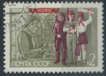 Stamps Russia -  Scott 3969 - Chica en laboratorio y pioneros
