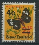 Sellos de Oceania - Nueva Zelanda -  Scott 441 - Polilla urraca