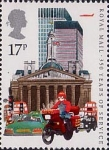 Sellos de Europa - Reino Unido -  350 Years of Royal Mail Public Postal Service 17p Stamp (1985) Datapost Motorcyclist, City of London