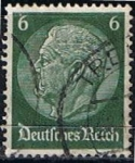 Sellos de Europa - Alemania -  Scott  403  Von Hindenburg (4)