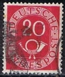 Sellos de Europa - Alemania -  Scott  677  Cifras y Correos (2)