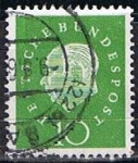 Sellos de Europa - Alemania -  Scott  794  Pres. Theodor Heuss