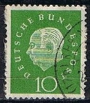 Sellos de Europa - Alemania -  Scott  794  Pres. Theodor Heuss (5)
