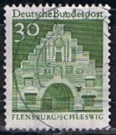 Sellos de Europa - Alemania -  Scott  941  Nordertor Flensburg (2)
