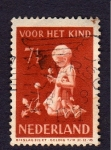 Stamps Europe - Netherlands -  VOOR HET KIND