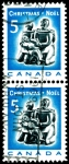 Stamps Canada -  CHRISTMAS NOEL - FAMILIA ESQUIMAL EN TALLA ESTEATITA