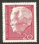 Stamps Germany -  305 - presidente lubke