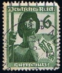Sellos de Europa - Alemania -  Scott  482  Shield Bearer