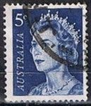 Stamps Australia -  Scott n 399  Reina Elizabel (2)