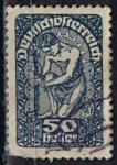 Sellos de Europa - Austria -  Scott  215  Alegoria de la nueva Republica (2)