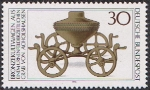 Stamps Germany -  PATRIMONIO ARQUEOLÓGICO. CARROZA DE CULTO EN BRONCE