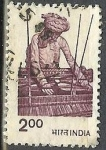 Stamps India -  Hombre Tejiendo