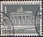 Stamps Germany -  BERLIN. MONUMENTOS. PUERTA DE BRANDEBURGO