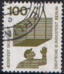 Stamps Germany -  BERLIN. PREVENCIÓN DE ACCIDENTES. CARGA EN SUSPENSIÓN