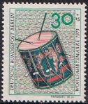 Stamps : Europe : Germany :  BERLIN. INSTRUMENTOS DE MÚSICA. TAMBOR DEL SIGLO XVI