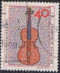 Stamps : Europe : Germany :  INSTRUMENTOS MUSICALES. VIOLÓN. SIGLO XVIII