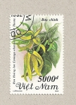 Sellos de Asia - Vietnam -  Flor Cananga oborata