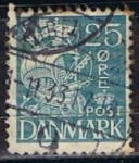 Sellos de Europa - Dinamarca -  Scott  233  Carabela (4)