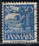 Sellos de Europa - Dinamarca -  Scott  236  Carabela (7)