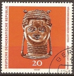 Stamps Germany -  Museo etnologico de Leipzig.Cabeza de bronce-Africa(DDR)