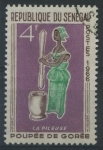Sellos de Africa - Senegal -  S264 - Mujer golpeando el grano