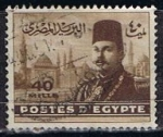 Stamps Egypt -  Scott  235  Rey Farouk y Piramides (2)