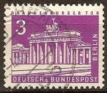 Stamps Germany -  Edificios-Puerta de Brandenburgo-Berlin