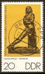 Sellos de Europa - Alemania -  Museos Estatales de Berlín, esculturas en bronce: break dance, Walter Arnold(DDR)